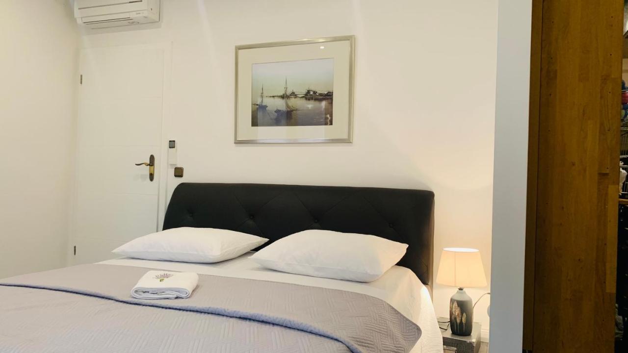 Villa Andrijana - Exclusively Yours - Family Getaway With Private Pool Kaštela المظهر الخارجي الصورة