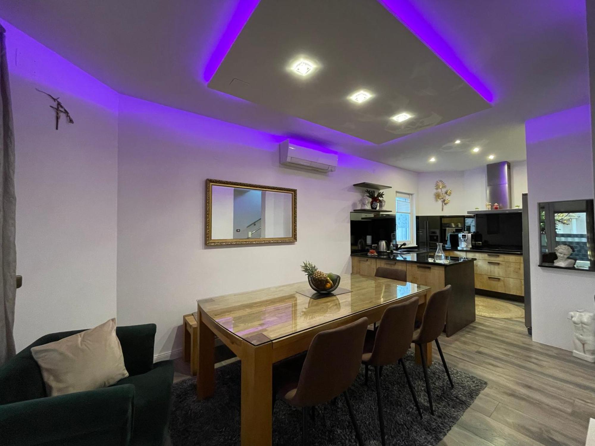 Villa Andrijana - Exclusively Yours - Family Getaway With Private Pool Kaštela المظهر الخارجي الصورة