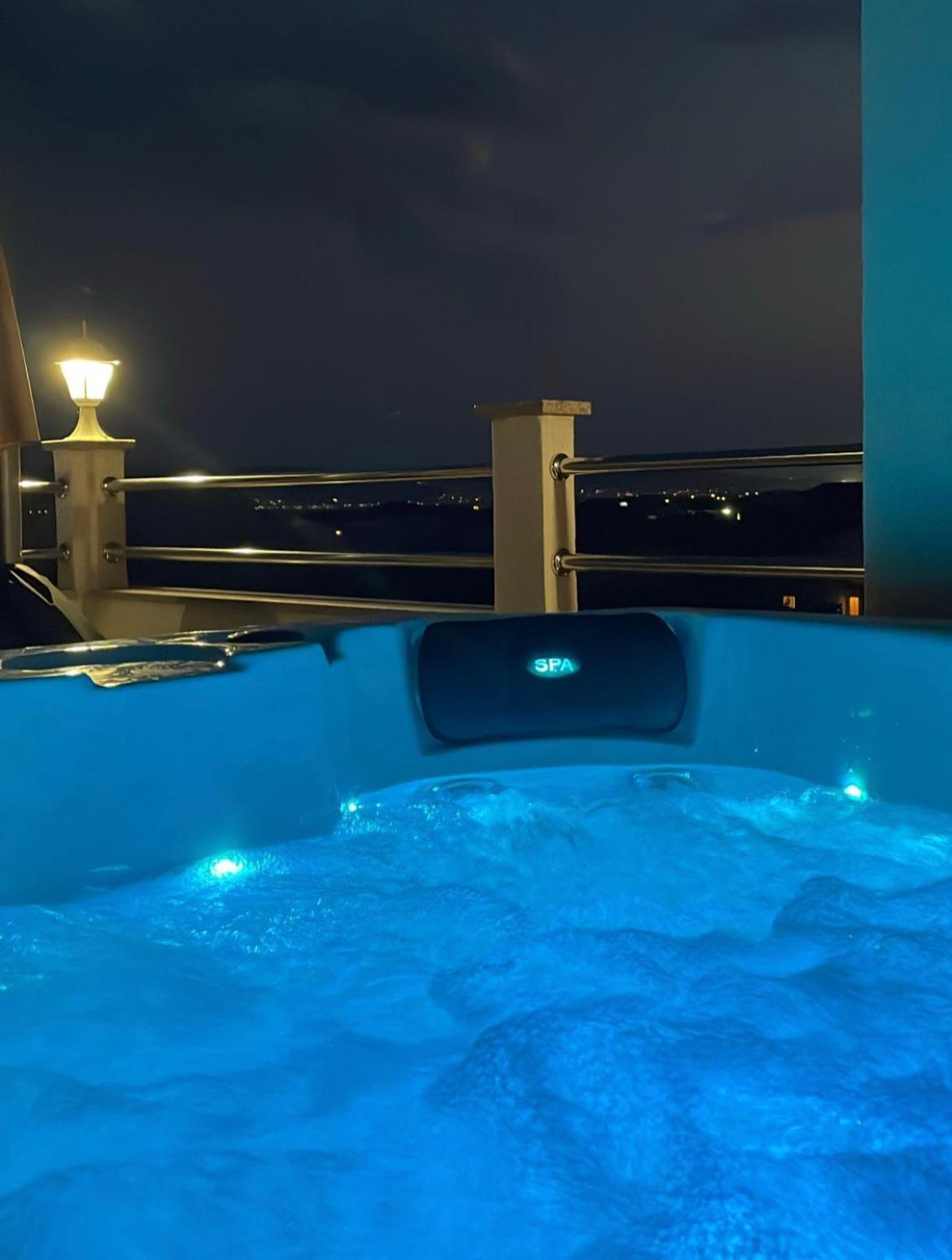 Villa Andrijana - Exclusively Yours - Family Getaway With Private Pool Kaštela المظهر الخارجي الصورة