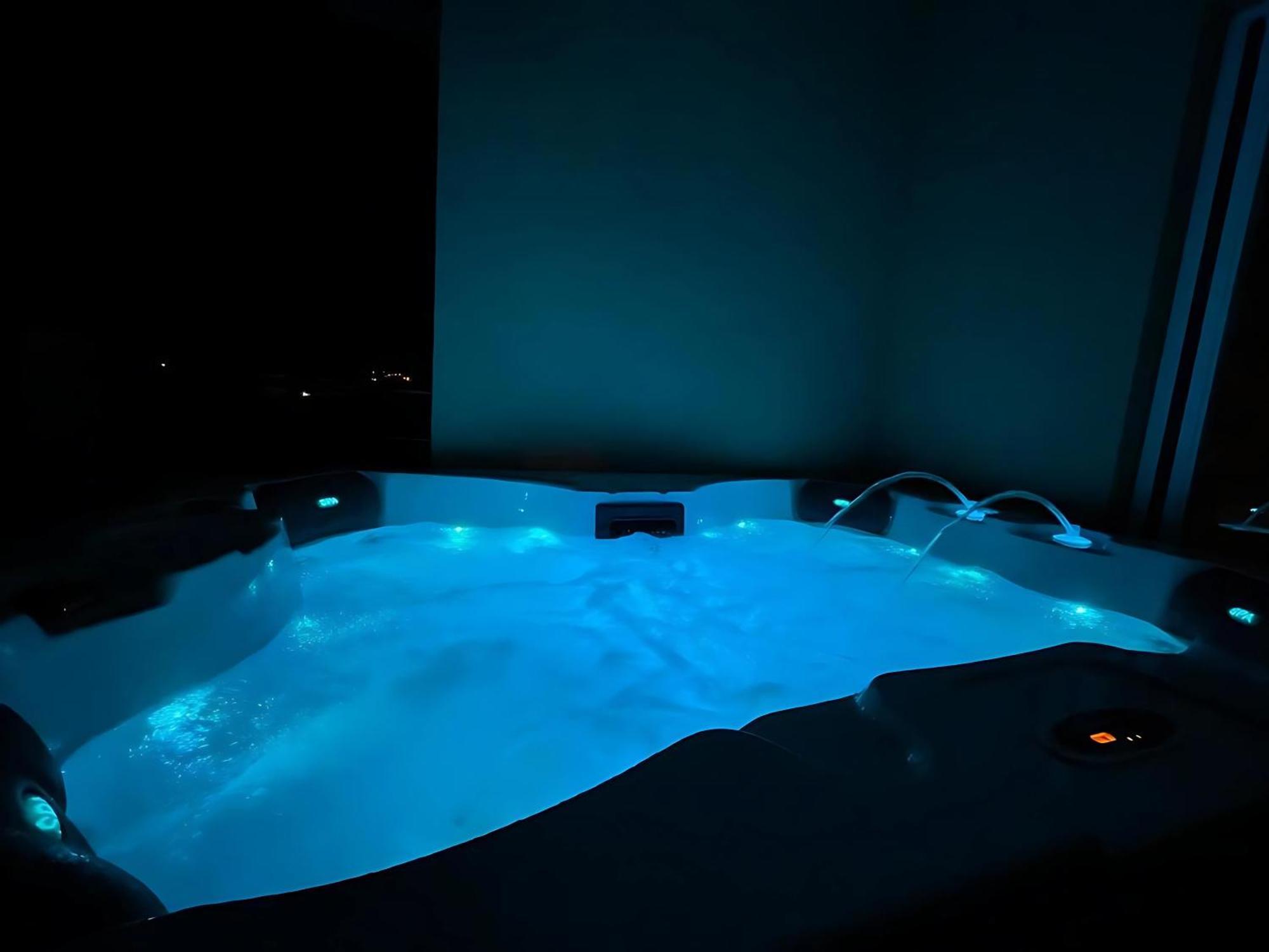 Villa Andrijana - Exclusively Yours - Family Getaway With Private Pool Kaštela المظهر الخارجي الصورة