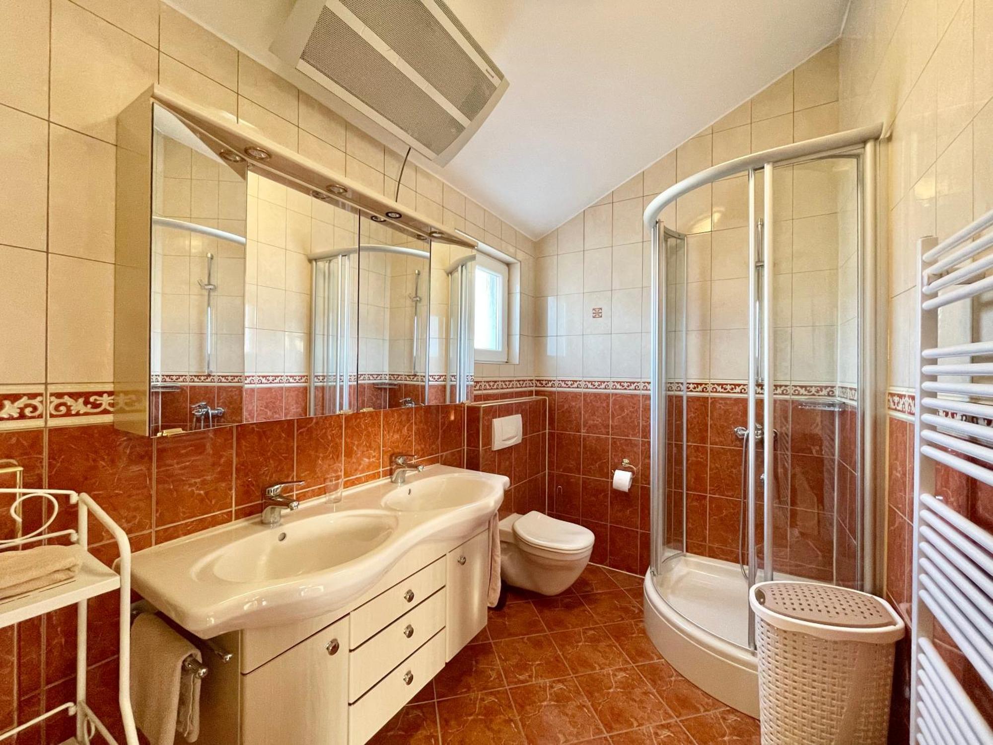 Villa Andrijana - Exclusively Yours - Family Getaway With Private Pool Kaštela المظهر الخارجي الصورة