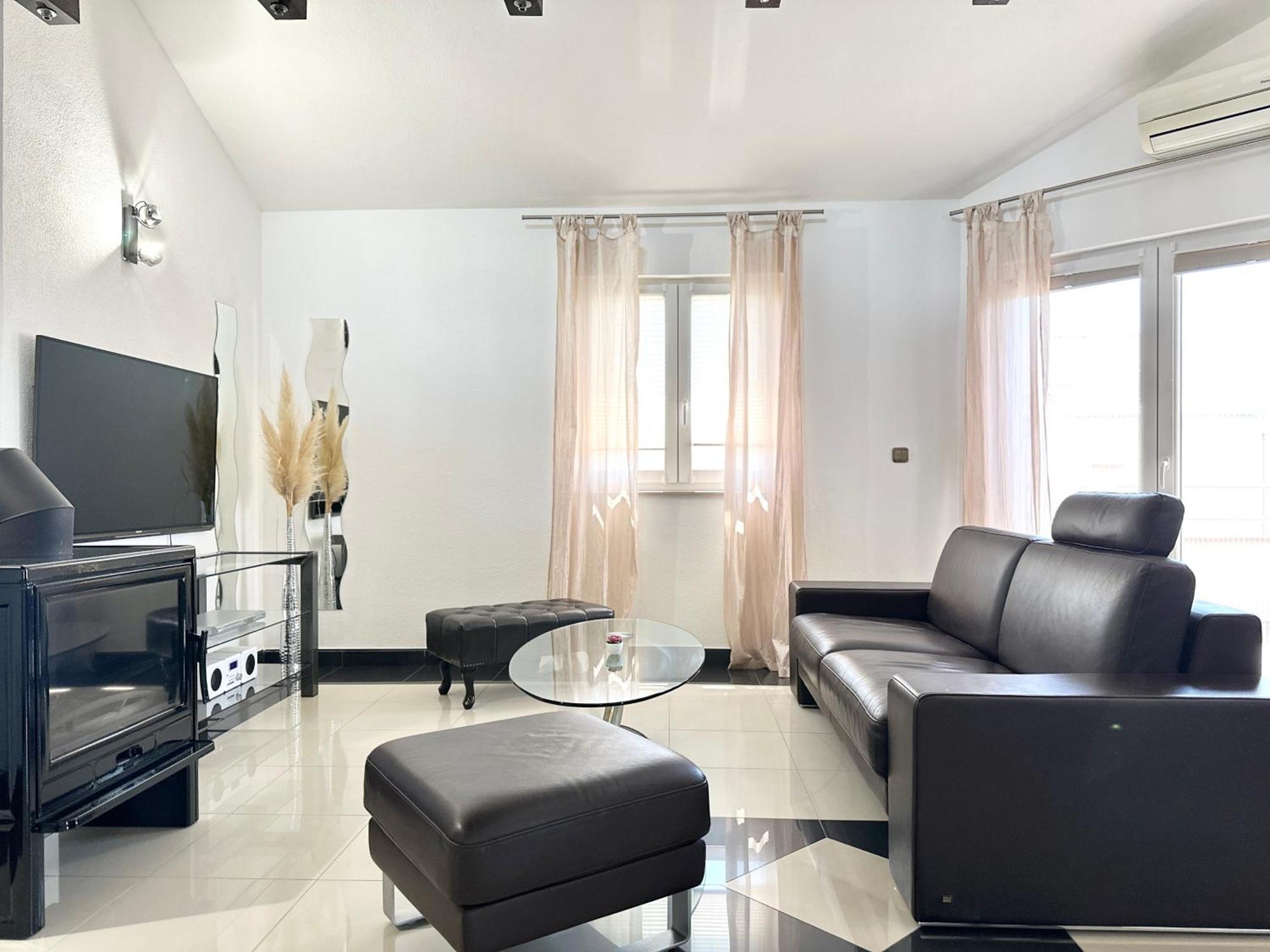 Villa Andrijana - Exclusively Yours - Family Getaway With Private Pool Kaštela المظهر الخارجي الصورة